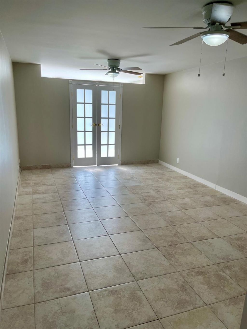801 Three Islands Boulevard, Unit 214, Hallandale Beach, FL 33009 Photo