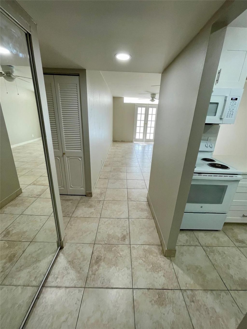 801 Three Islands Boulevard, Unit 214, Hallandale Beach, FL 33009 Photo