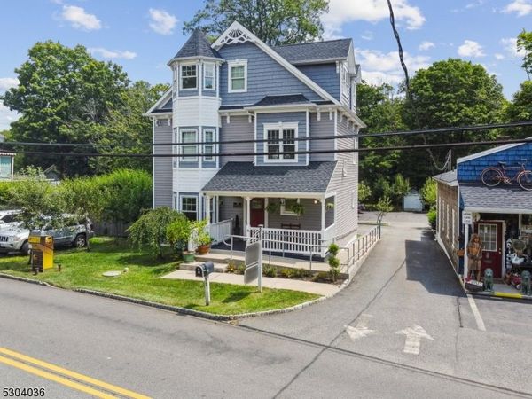 19 Park Pl, Mount Olive, NJ 07836