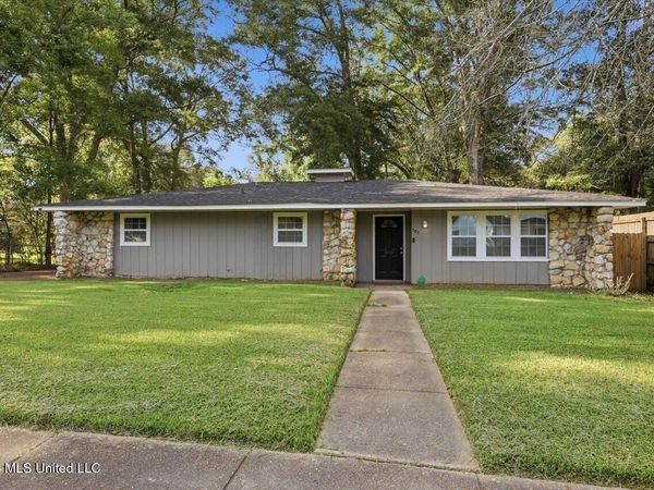 507 Heatherwood Drive, Jackson, MS 39212