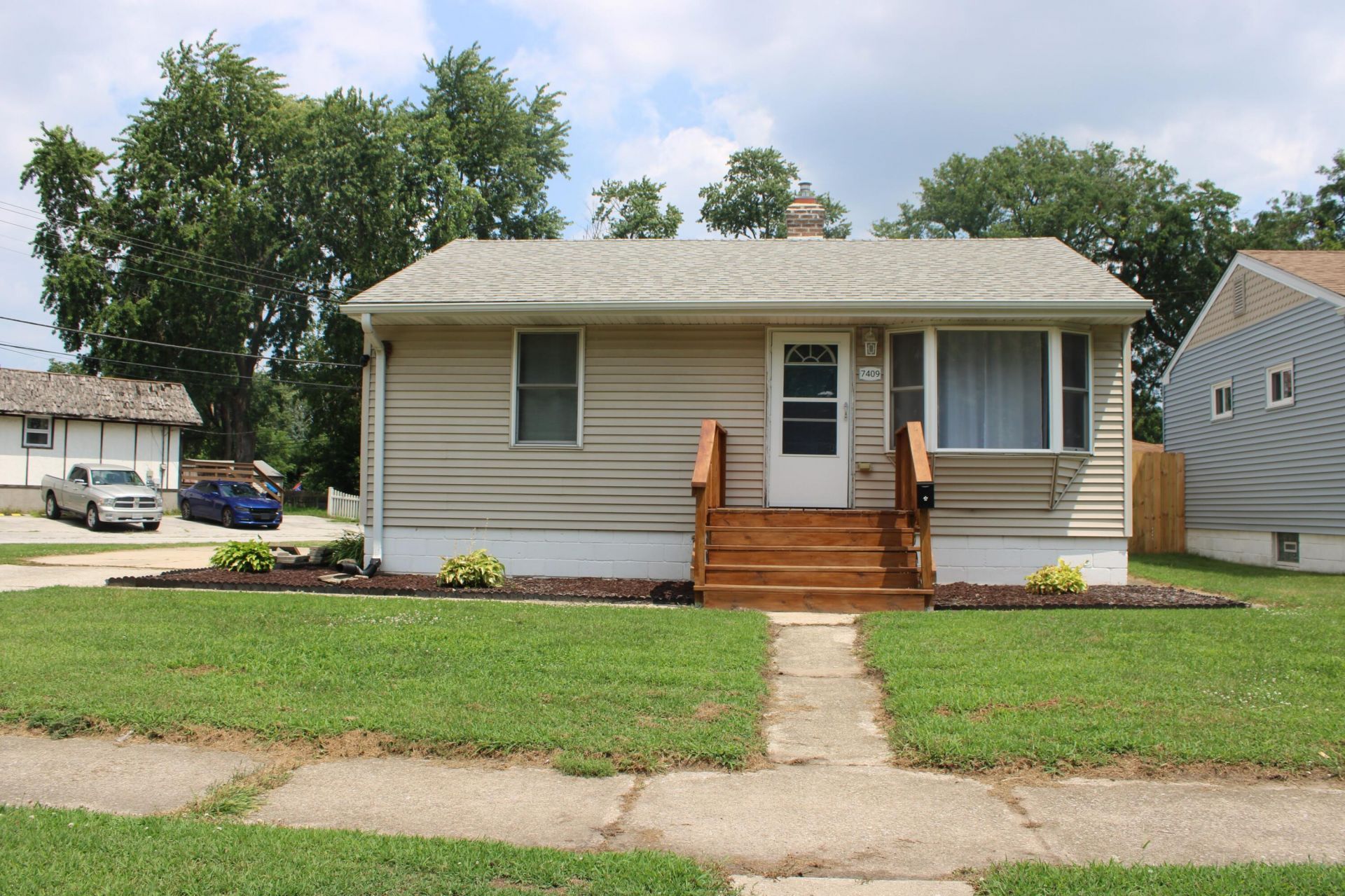 7409 Southeastern Avenue, Hammond, IN 46324 Main Photo
