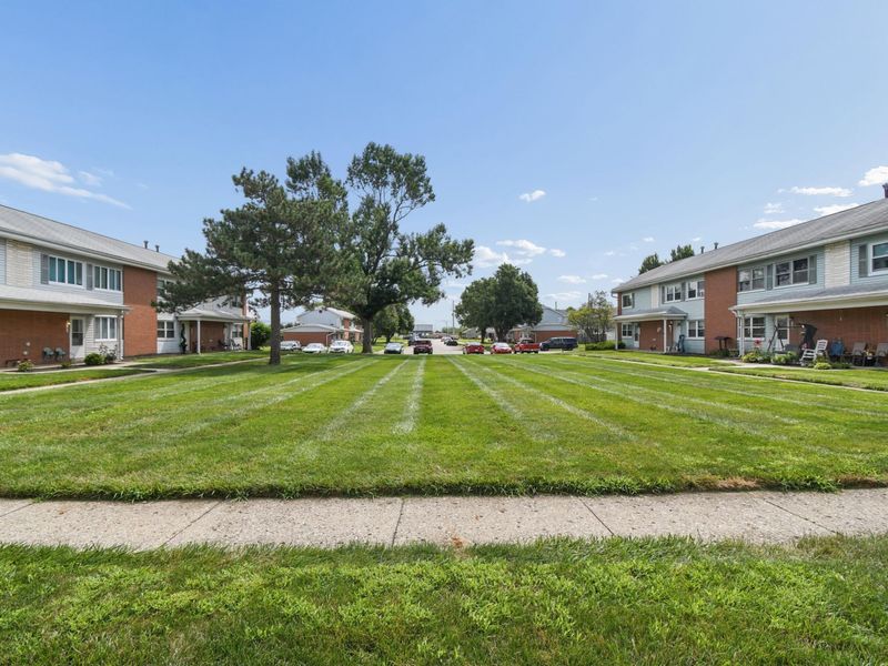 156 Buckeye Circle, Columbus, OH 43217 Photo 6