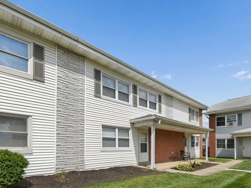156 Buckeye Circle, Columbus, OH 43217 Photo 6