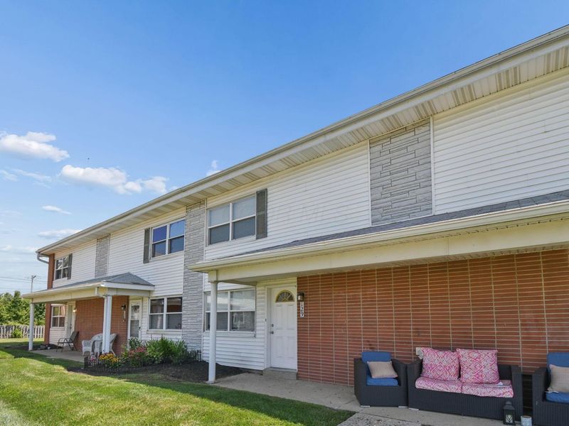 129 Buckeye Circle, Columbus, OH 43217 Photo 4