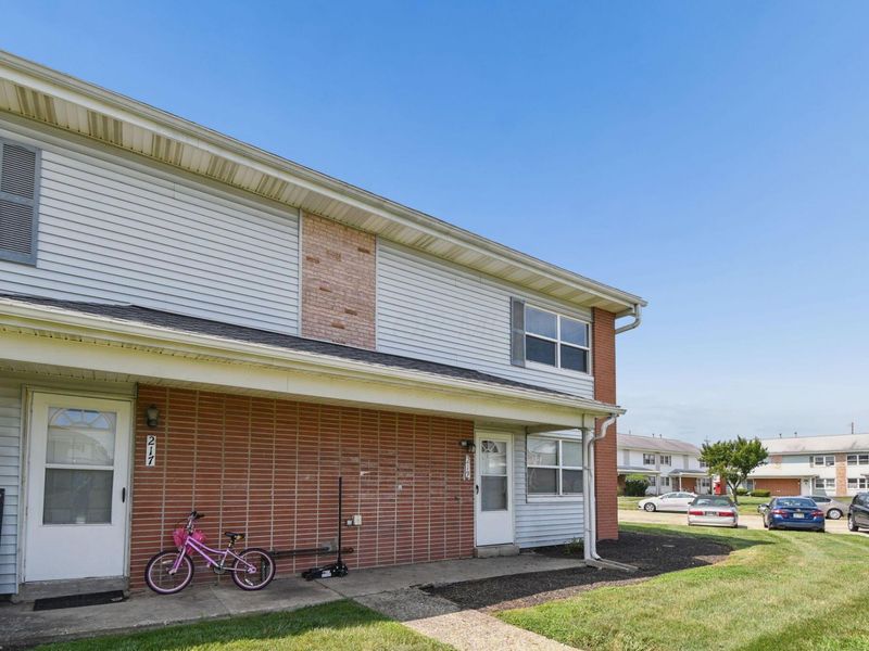 219 Buckeye Circle, Columbus, OH 43217 Photo 4