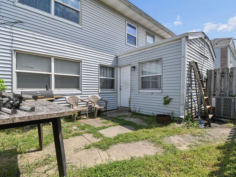 219 Buckeye Circle, Columbus, OH 43217 Photo 7