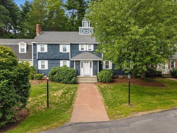 28 Camelot Ct, Unit 28, Stoughton, MA 02072