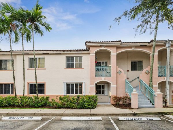 2173 NW 78th Avenue, Pembroke Pines, FL 33024