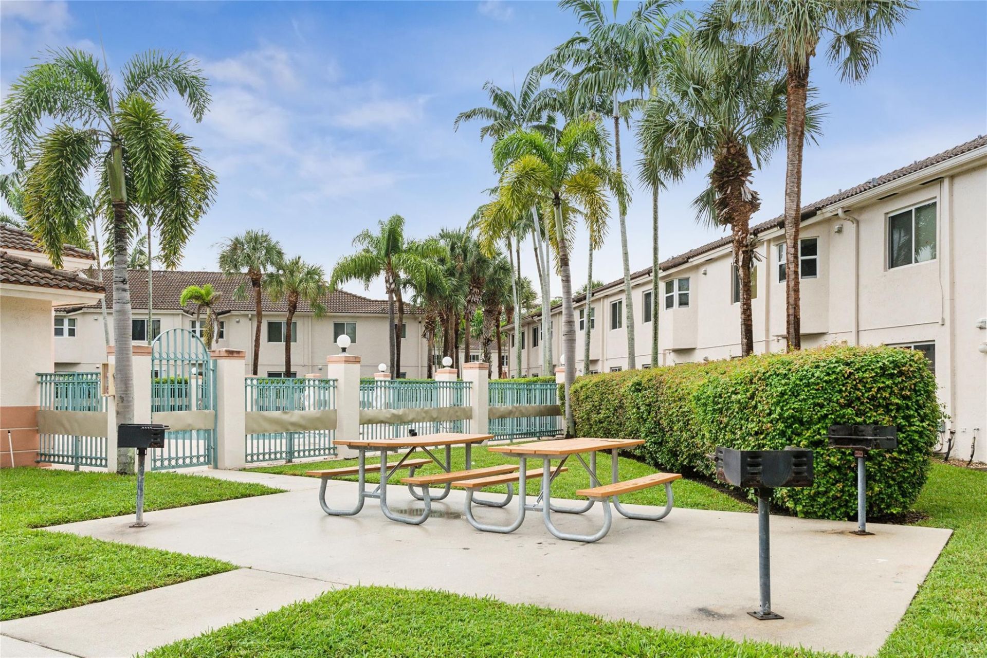 2173 NW 78th Avenue, Pembroke Pines, FL 33024 Photo