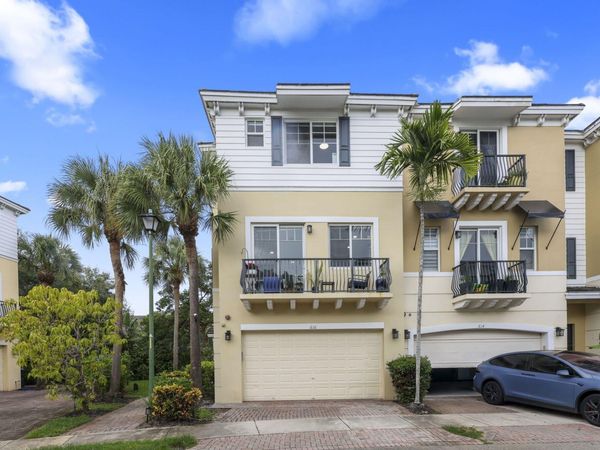 616 NW 38th Circle, Boca Raton, FL 33431