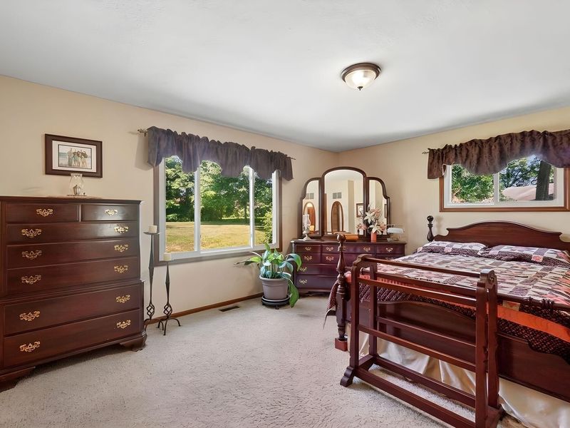 4577 E Johnstown Road, Columbus, OH 43230 Photo 18