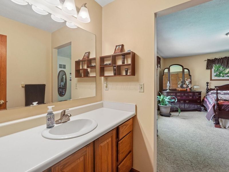 4577 E Johnstown Road, Columbus, OH 43230 Photo 20