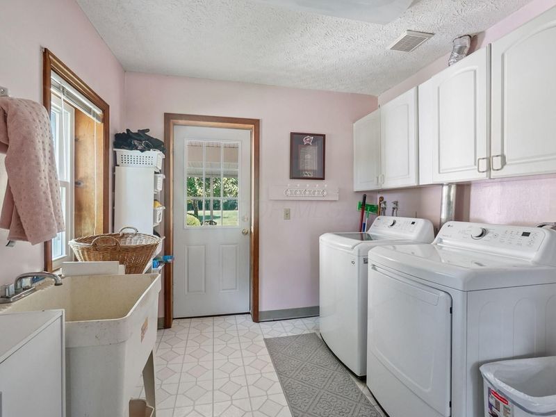 4577 E Johnstown Road, Columbus, OH 43230 Photo 31