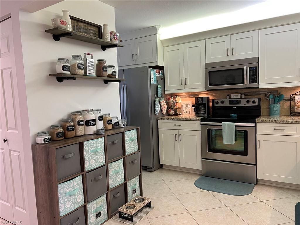 1140 Sarah Jean Cir , Unit 205, Naples, FL 34110 Photo