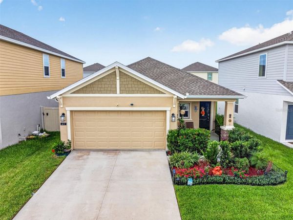 617 TROTTERS DRIVE , EAGLE LAKE, FL 33839
