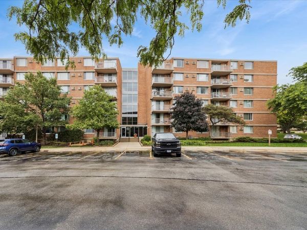 2211 S Stewart Avenue , Unit 6D, Lombard, IL 60148