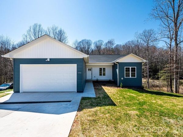 1314 39th Street Circle SW, Hickory, NC 28602