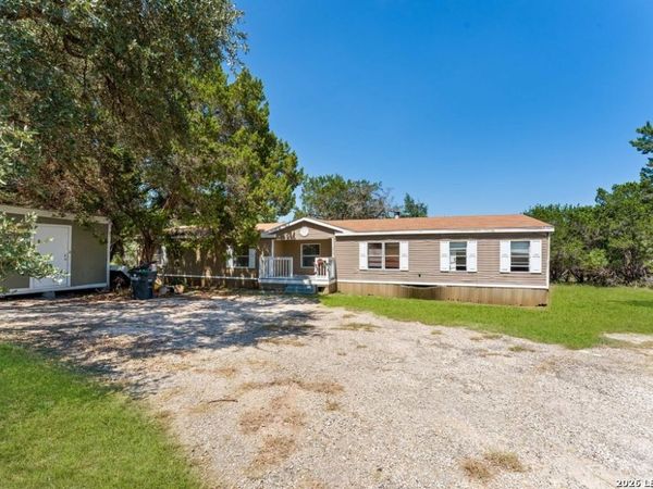 576 Wright Dr, Bandera, TX 78003