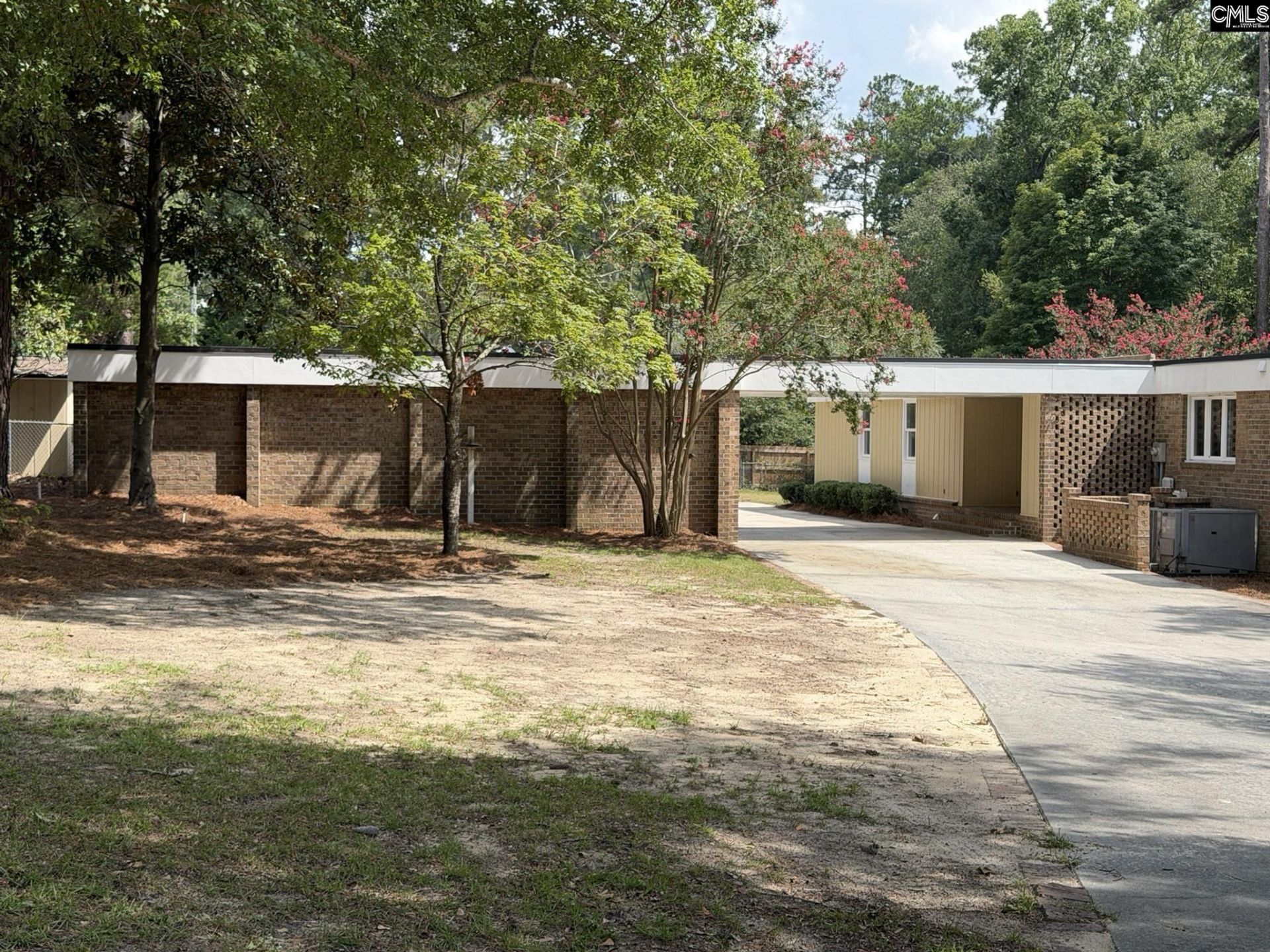 255 Mason Drive  Photo 7