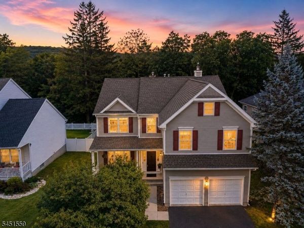 46 Saxton Dr, Hackettstown, NJ 07840