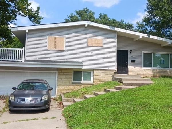517 Brown Circle Drive, Osawatomie, KS 66064