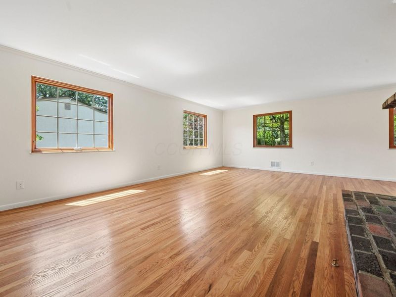 2929 Pickwick Drive, Columbus, OH 43221 Photo 8