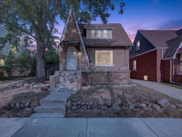 15050 Pinehurst Street, Detroit, MI 48238