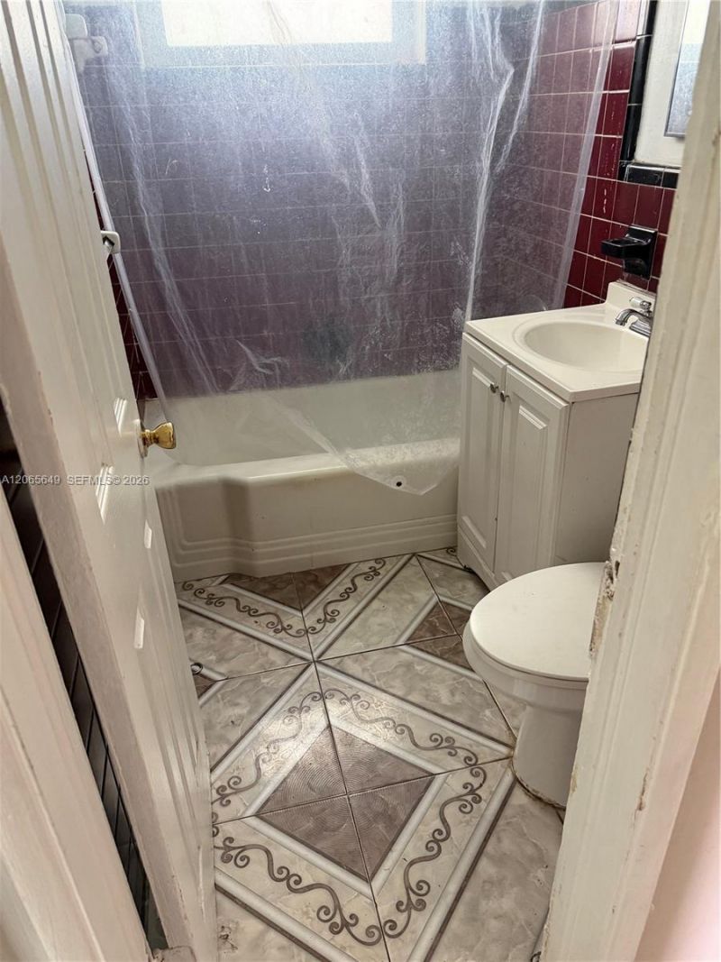 10860 NE 11th Ave, Miami, FL 33161 Photo
