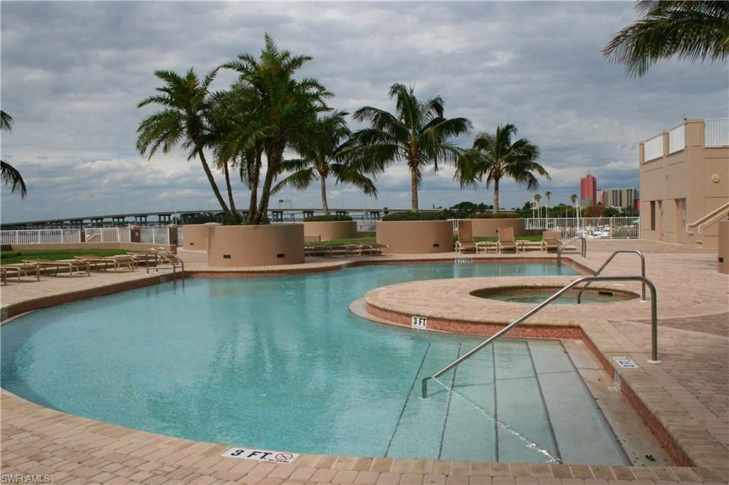 2090 W 1st St, Unit E2605, Fort Myers, FL 33901 Photo
