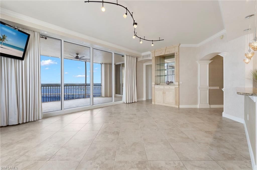 2090 W 1st St, Unit E2605, Fort Myers, FL 33901 Photo