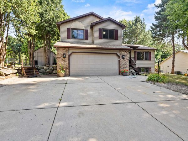 5 Waywood Circle, Madison, WI 53704