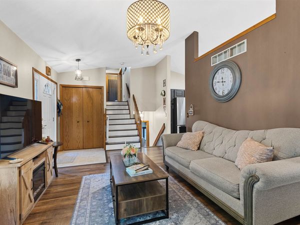 5 Waywood Circle, Madison, WI 53704