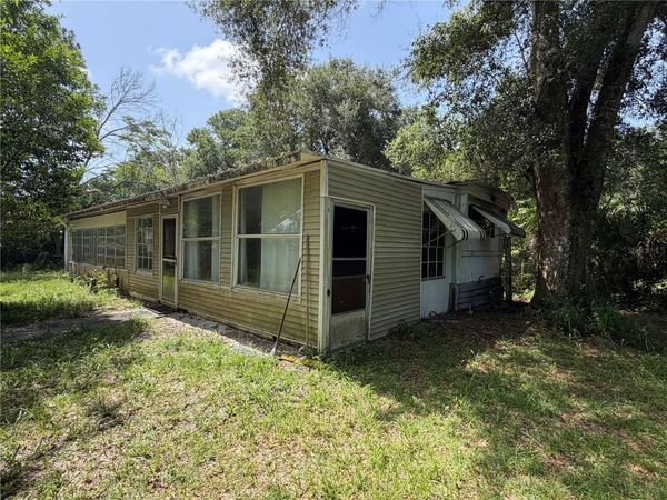 196 ROBINHOOD DRIVE , DELAND, FL 32724