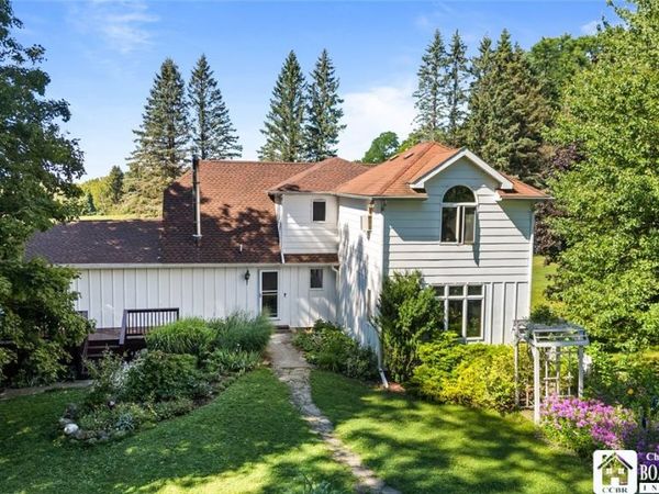 9159 Skinner Road , Fredonia, NY 14063