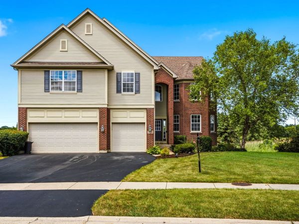 5218 Greenshire Circle , Lake In The Hills, IL 60156