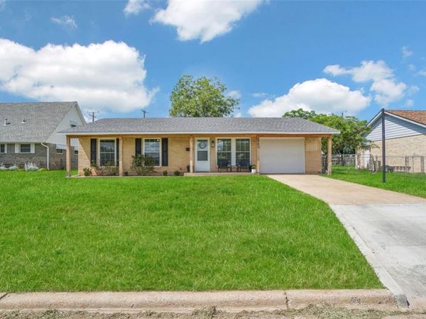 1701 Monroe Street, Altus, OK 73521