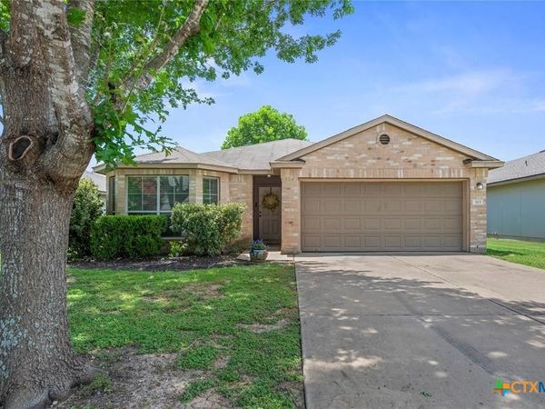 303 Liberty Street , Hutto, TX 78634