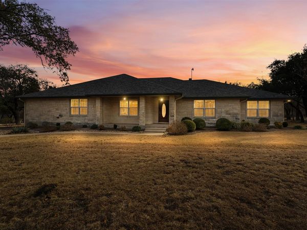 420 Rundberg DR , Jarrell, TX 76537