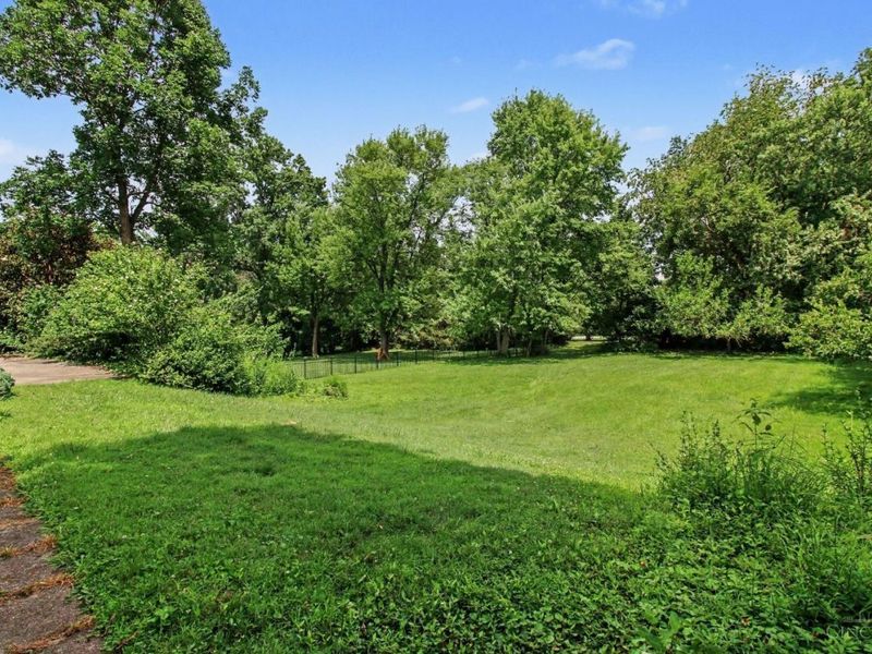 8590 Lynnehaven Drive, Amberley, OH 45236 Photo 21