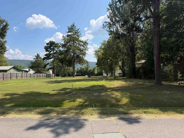 1008 Oak St. , Mountain View, AR 72560