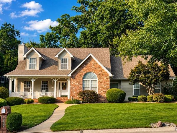 868 Natchez Drive, St Charles, MO 63303