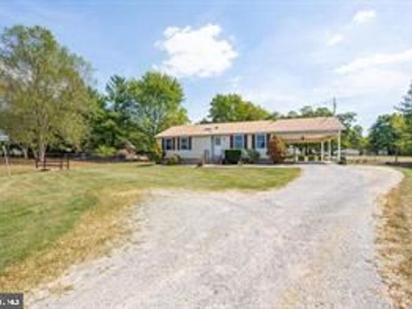 25 A S BERLIN PIKE, LOVETTSVILLE, VA 20180