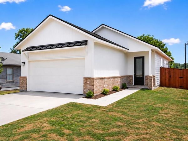 204 3rd Street , Hillsboro, TX 76645