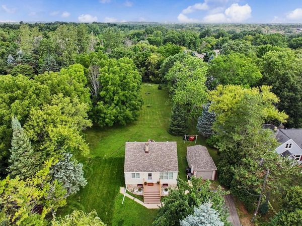 11810 W Howard AVENUE, Greenfield, WI 53228
