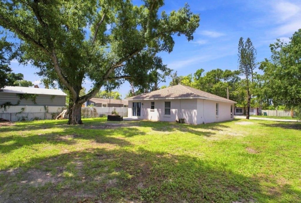 5717 E 11th Street E, Bradenton, FL 34203 Photo