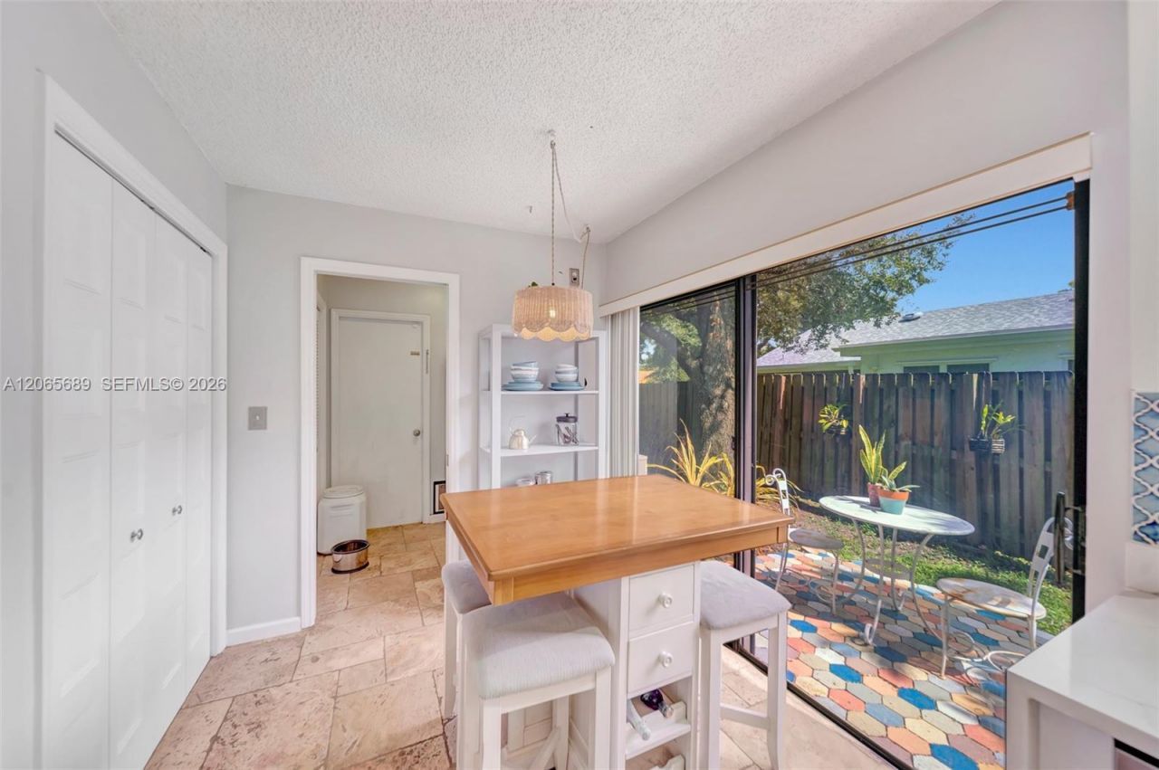 620 E Plantation Cir, Plantation, FL 33324 Photo