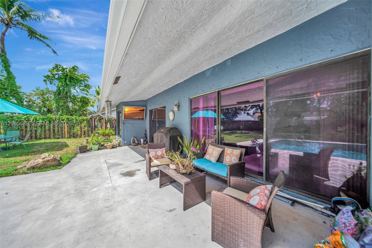 620 E Plantation Cir, Plantation, FL 33324 Photo
