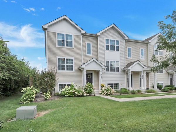 550 Spring Leaf Drive , Joliet, IL 60431