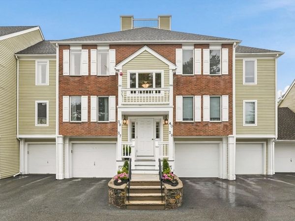 37 Constitution Ln, Unit 39, Danvers, MA 01923