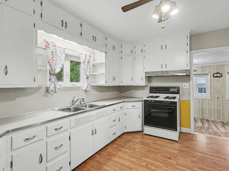 2255 Harrisburg Pike, Grove City, OH 43123 Photo 14
